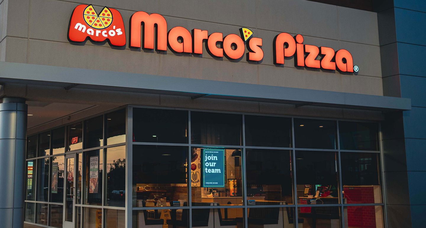 DigitalWindowPoster-Marcos-Pizza 1